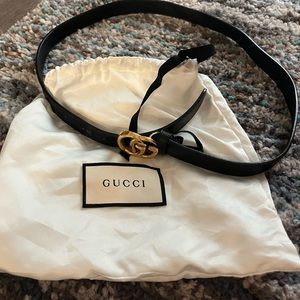 Gucci belt only worn a few times! comes with bag